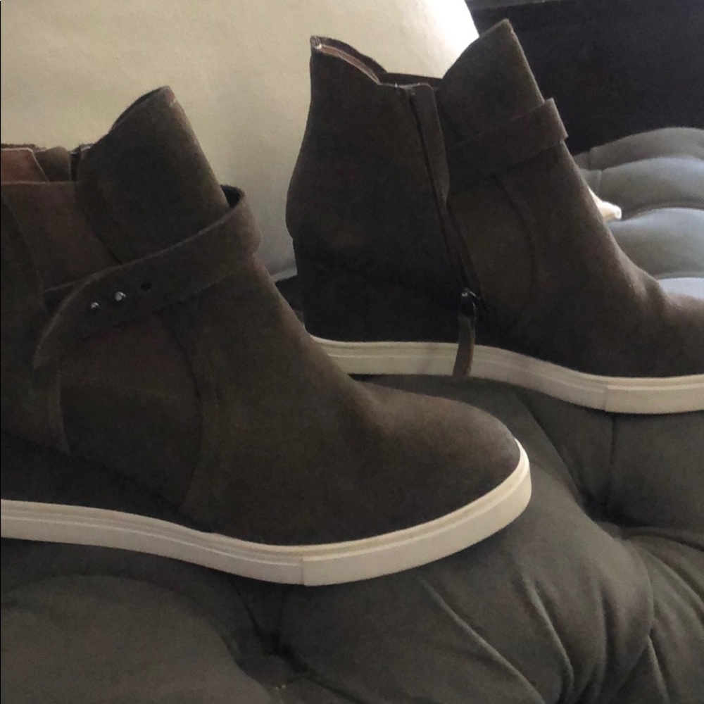 L.Paola Wedges